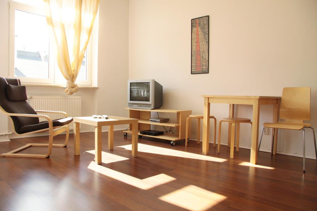 Apartament 4You Zurawia Варшава Екстериор снимка